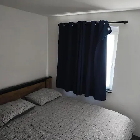 Modern Air-conditioned With Large Terrace Apartman Herseaux